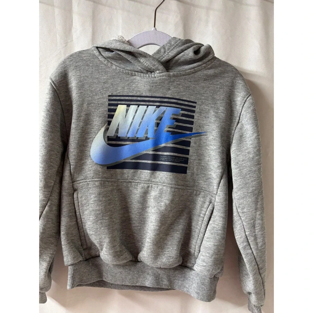 Nike Gray Hoodie Sweatshirt Youth XS 4 3-4 Years Graphic‎ Logo
